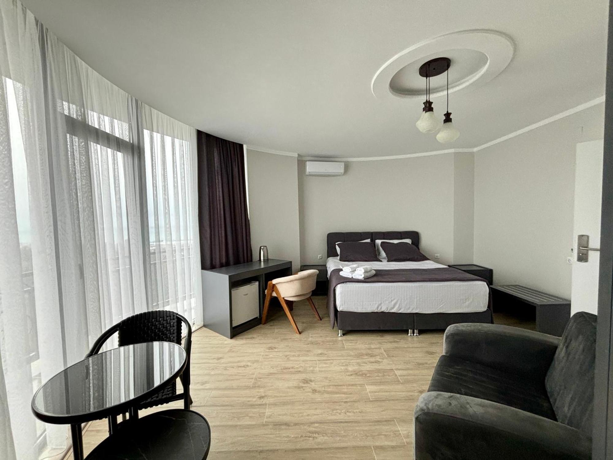 Hillside Inn Batumi Exterior foto
