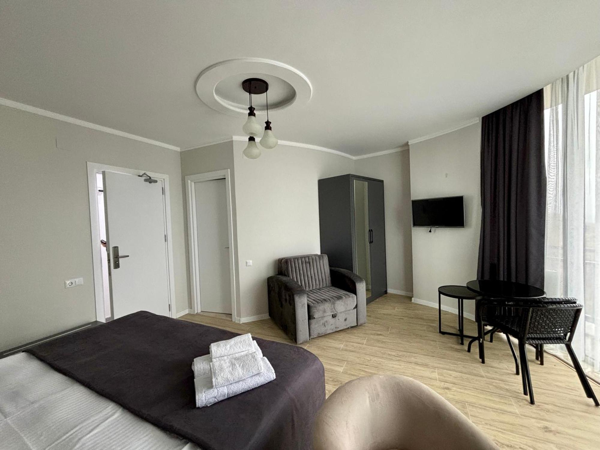 Hillside Inn Batumi Exterior foto