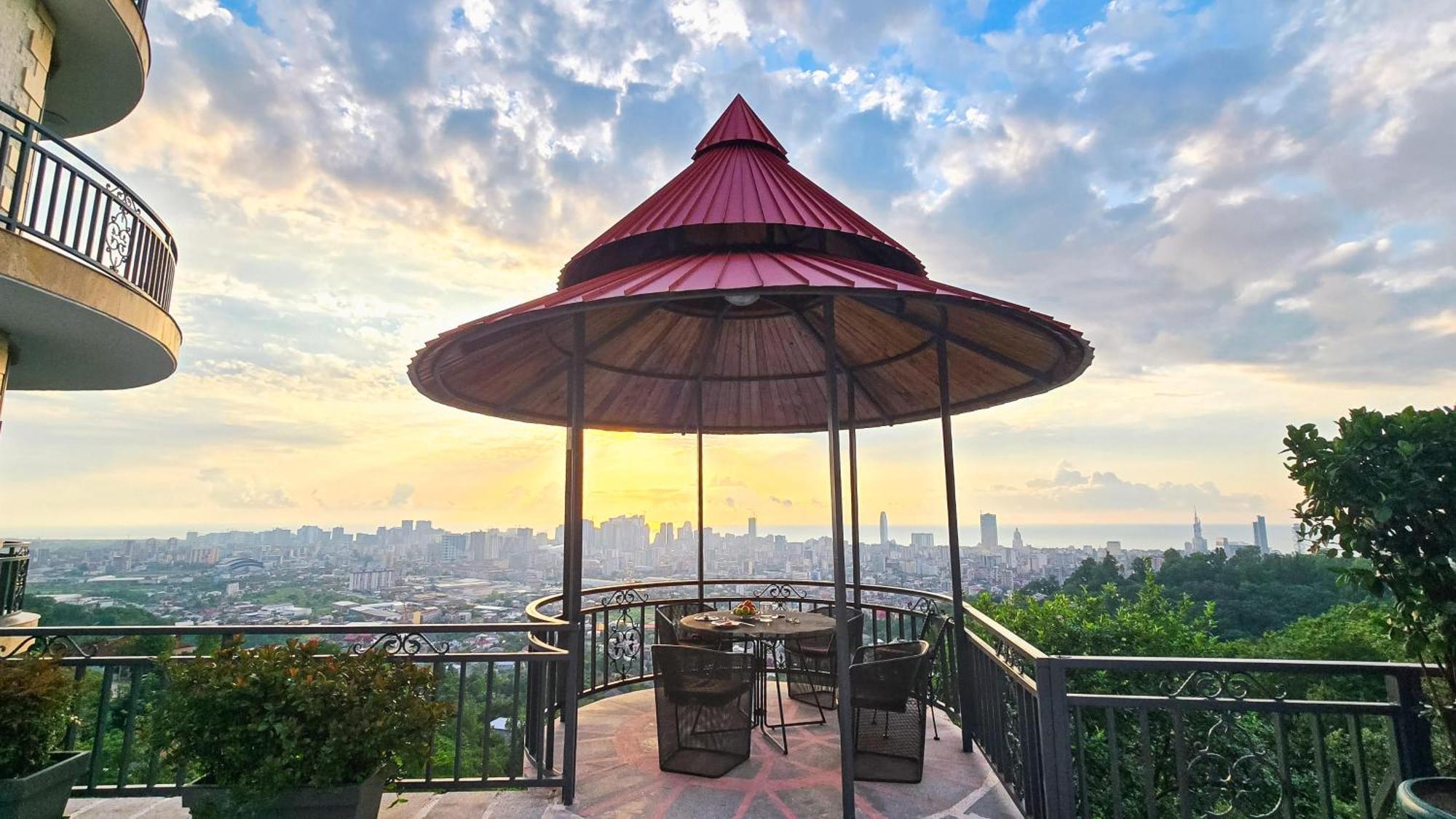 Hillside Inn Batumi Exterior foto